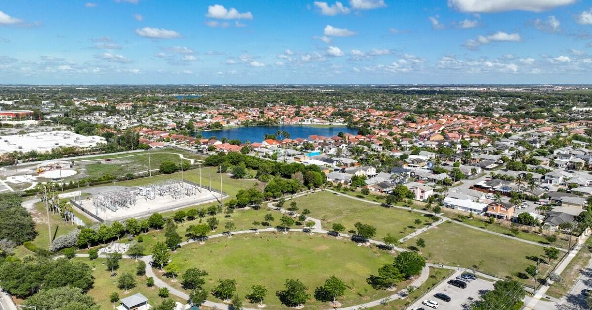 Miami Gardens Florida storage pods